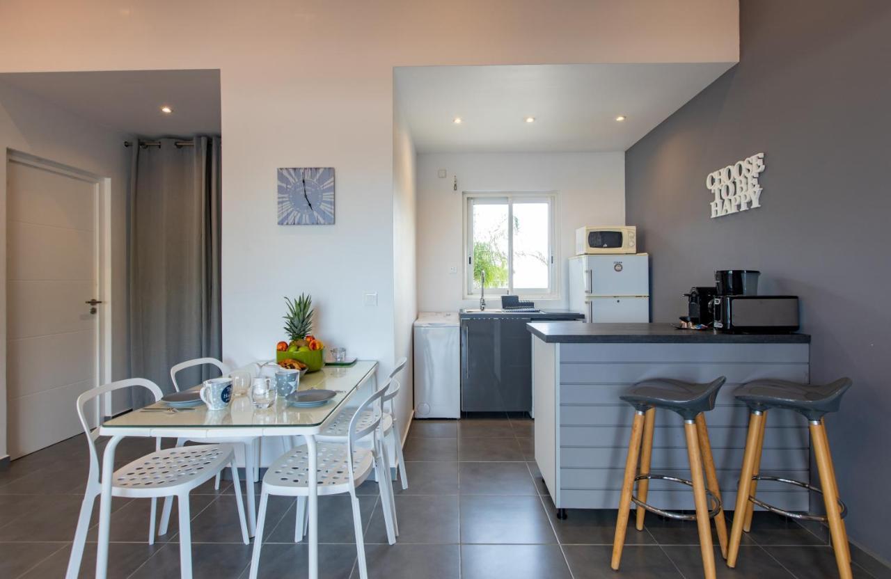 The Rock Apartment Cul de Sac ภายนอก รูปภาพ