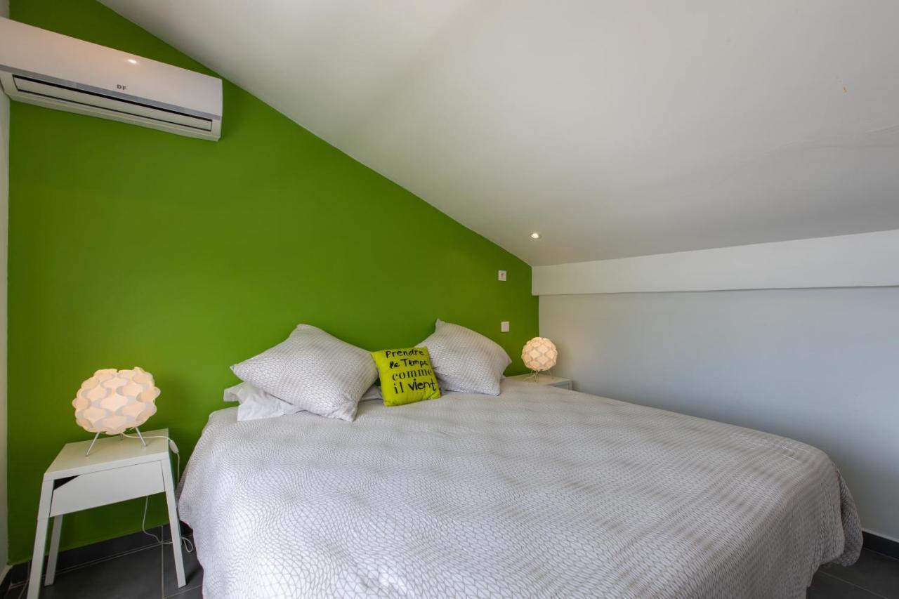 The Rock Apartment Cul de Sac ภายนอก รูปภาพ