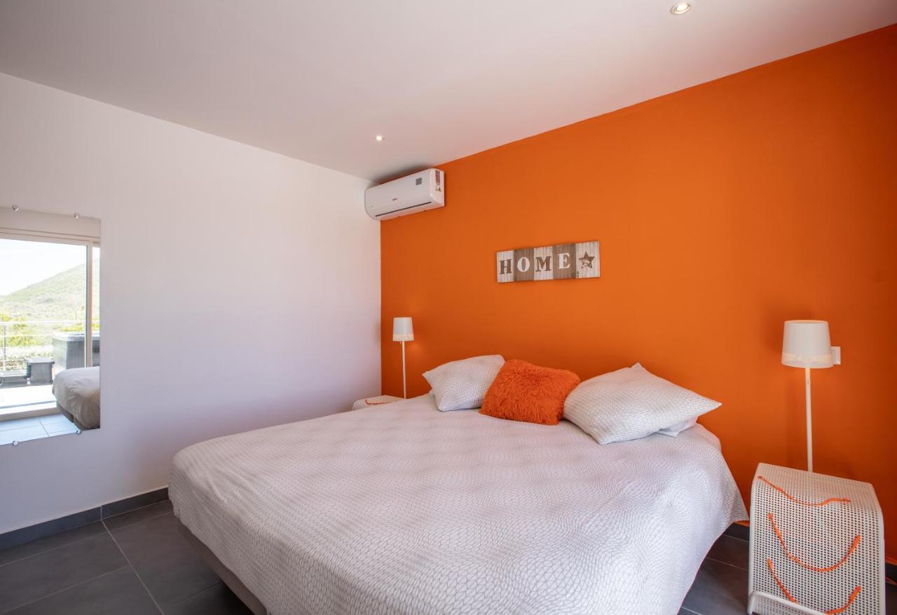 The Rock Apartment Cul de Sac ภายนอก รูปภาพ