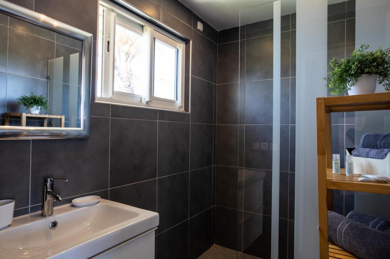 The Rock Apartment Cul de Sac ภายนอก รูปภาพ